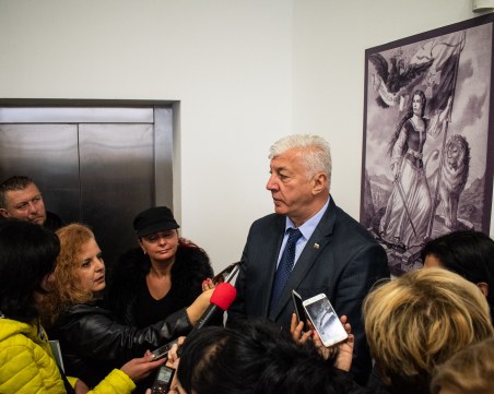 Оттеглиха точката за правилника на 