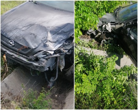 Шофьор се заби в канавка в Пловдив, за да избегне челен удар! Виновникът – дори не намалил