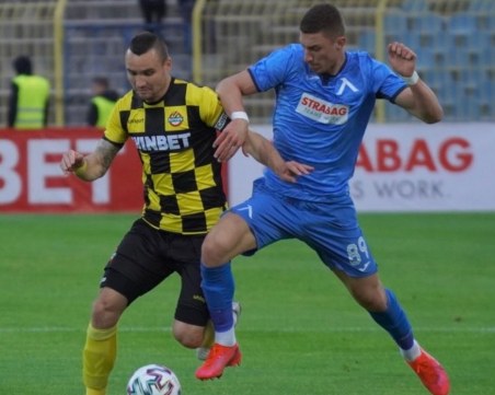 Страхотен Ботев превзе 