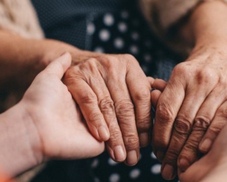 Удължават срока за кандидатстване по Патронажна грижа+