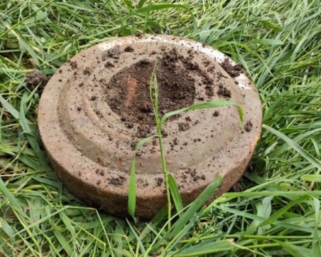 Военни обезвредиха противотанкова мина в София