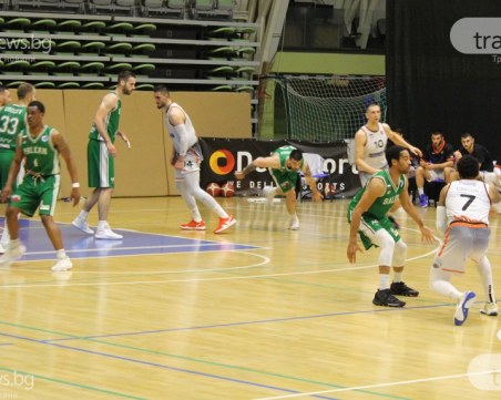 Академик организира транспорт за феновете за решителния мач в Ботевград