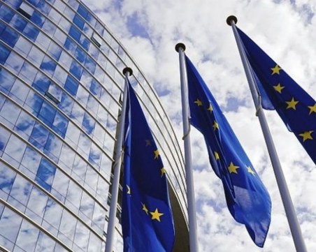 Европейската комисия ще заседава за първи път присъствено от началото на годината