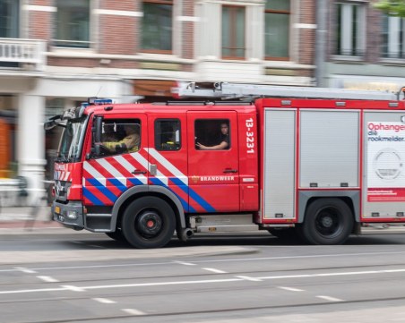 Голям пожар е избухнал в жилищна сграда, населявана от българи в Хага