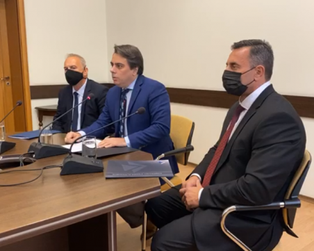 Министър Василев: Започва проверка на фирмите, получили големи суми от държавата