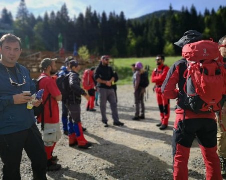 50 планински спасители търсят тялото на изчезналия сноубордист в Рила