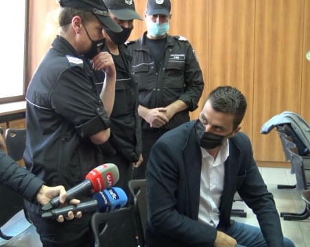 Влизането в склада в Болярци - кражба или 