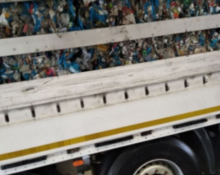 Задържаха камиони с пластмасови отпадъци на границата ни с Турция