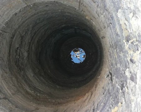 12-годишно дете падна в кладенец, с опасност за живота е