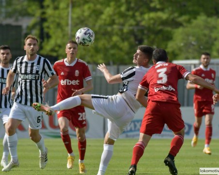 Локомотив приключва успешния сезон с мач за престиж