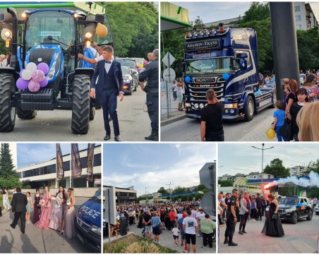 ТИР и трактор докараха абитуриенти пред Санкт Петербург, шум и димки озвучиха бул. 