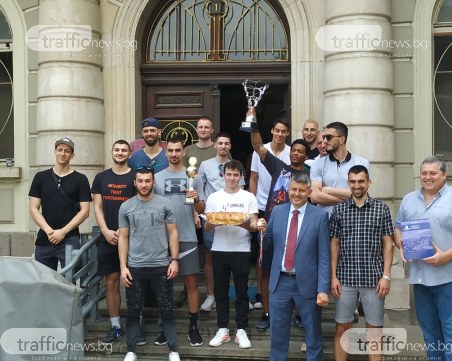 Академик показа купите в Общината, иска да играе в евротурнирите