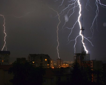 Гръмотевични бури ни очакват днес
