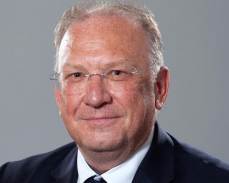 Работна група ще организира изборите в чужбина