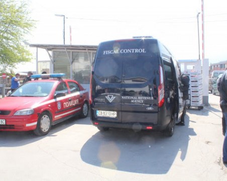 Заради банани за 3 лева: Склад на борсата в Първенец ударен от НАП със солена глоба