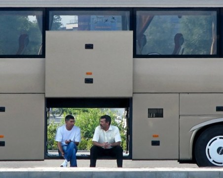 Защо поставиха под карантина цял автобус с българи, прибиращи се от Гърция?