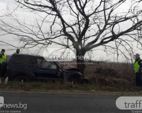 68-годишен мъж заби колата си в дърво, загина на място