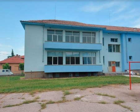 Местят децата от детската градина в Браниполе в новите помещения до месец