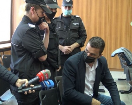 Заразно! И Самуил Хаджиев влезе в болница с бъбречна криза