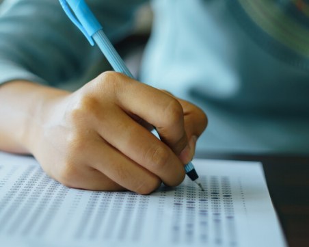 6 карантинирани четвъртокласници се явиха на националното външно оценяване в Пловдив