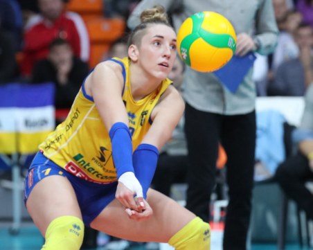 Алекс Миланова остава в Марица и през следващия сезон