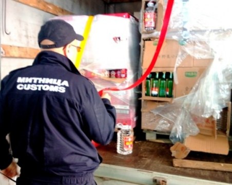 Задържаха 363 литра нелегален алкохол преди абитуриентските балове