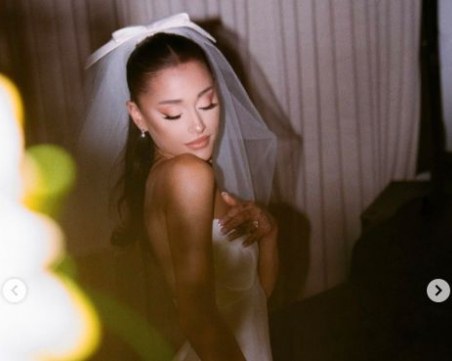 Ариана Гранде публикува първи снимки от тайната си сватба