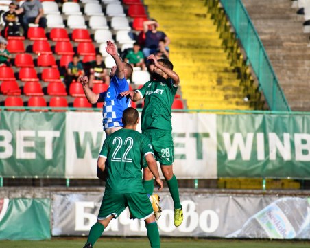 Днес става ясен последният отбор за новия сезон в елита