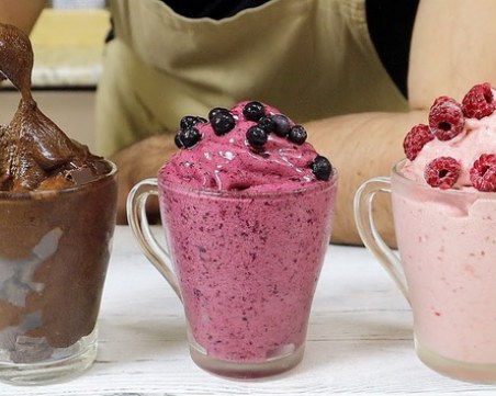 Рецепта за домашен сладолед без грам захар - 3 вкуса от 4 съставки