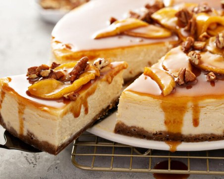 Всеки ще поиска тази рецепта за чийзкейк с карамел и лешници