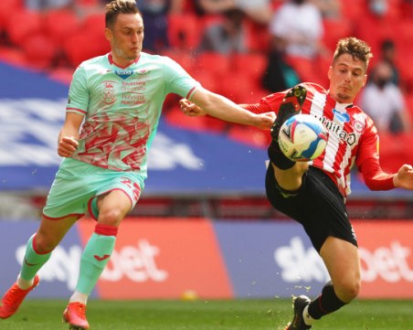 Брентфорд спечели най-скъпия мач в света и се завърна във Висшата лига след 74 години