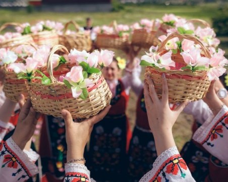 Карлово отбелязва традиционния Празник на розата
