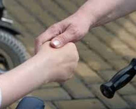 По-малко от половината хора с увреждания имат асистент