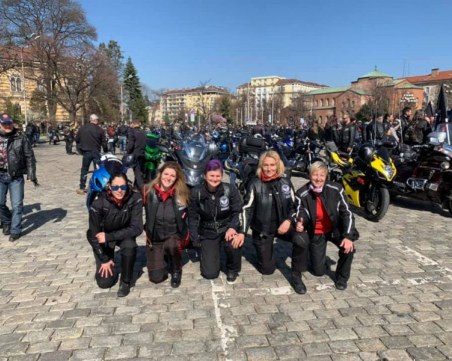 Жени мотористи се включват в престижно световно рали, тръгват от Пловдив