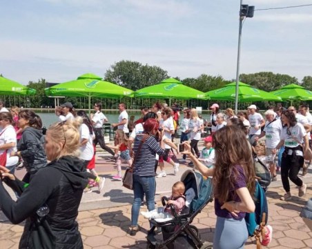 Десетки пловдивчани тичаха в подкрепа на хората с рак, събират средства за Детската клиника по онкохематология