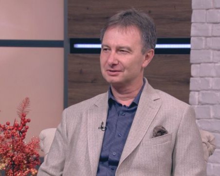 Доц. Калпачки: Преекспонира се рискът от тромбози след ваксинация срещу COVID-19