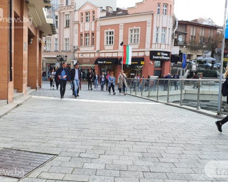 Новата седмица идва с по-ниски градуси и много дъжд