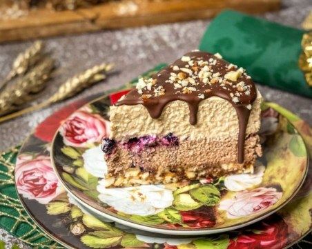 Здравословно и сладко лакомство: Какаова торта с фъстъчено масло