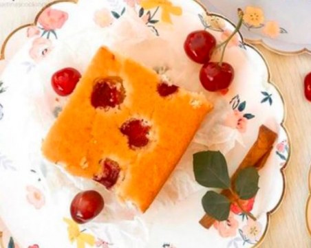 Десерт на деня: Постен кейк с череши