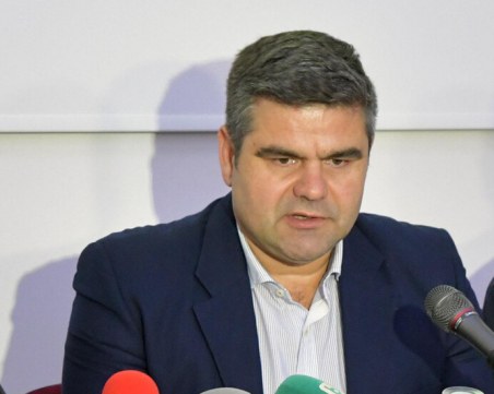 Повдигнаха обвинение на Ангел Папалезов за участие в организирана престъпна група