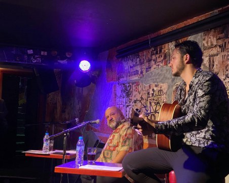 Бардът Краси Йорданов  доведе Черния  дракон и Дивия козел в Пловдив