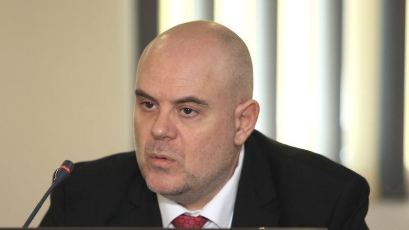Иван Гешев кани Бойко Рашков на работна среща