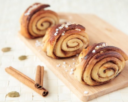 Идея за закуска: Охлюви с ябълки и канела