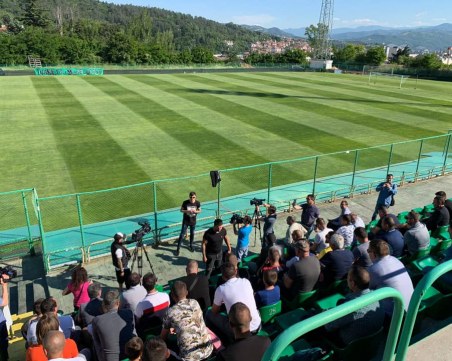 Бербатов: Благодаря Пловдив, Перник, Благоевград, Плевен и Ловеч