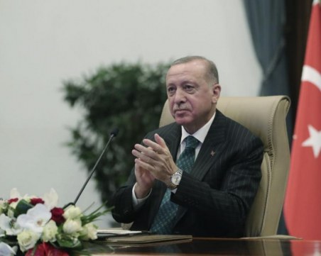 Ердоган обеща да спаси Мраморно море от морската слуз