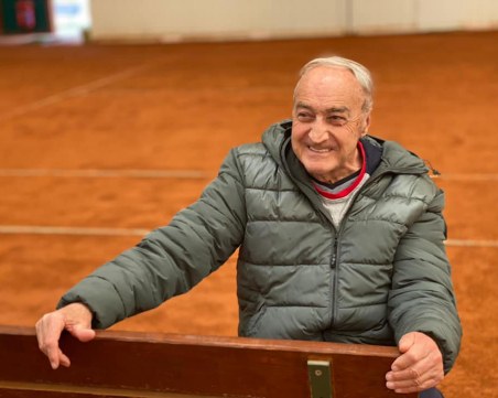 Почина бащата на сестрите Малееви