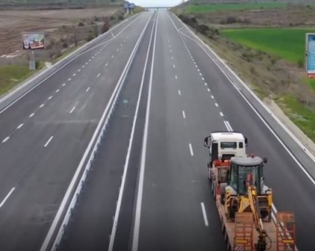 Ограничават движението при пътен възел 