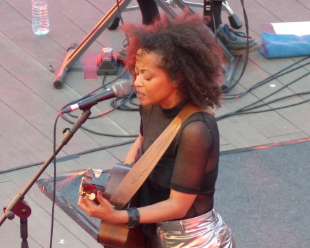 Сара Тавареш плени Античния театър с магнетичното си изпълнение