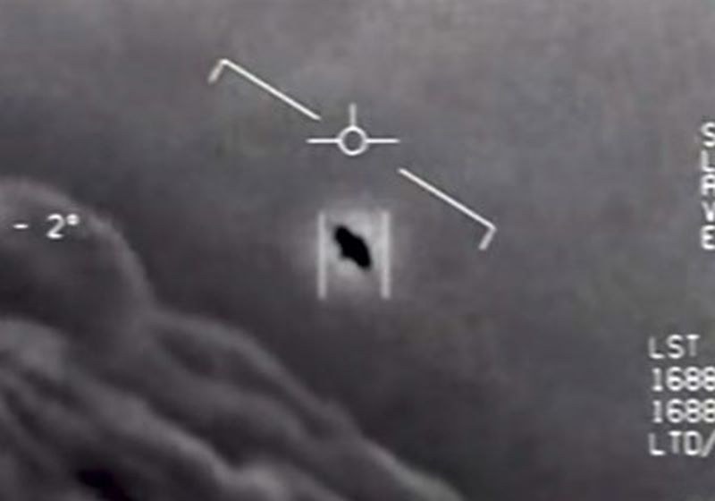 Камери на военен кораб заснеха НЛО