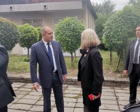 Радев в Пловдив: Партиите да не се нападат необмислено, да мислят как ще направят правителство заедно